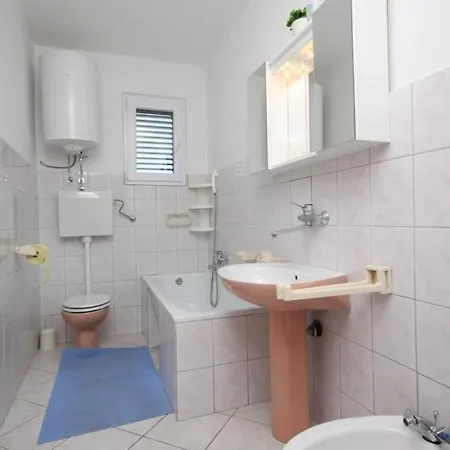 Apartment Apartments With A Parking Space Pirovac, Sibenik - 6277 Pirovac