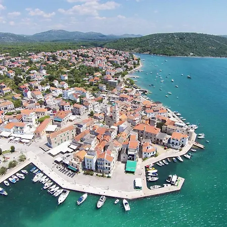 アパート With A Parking Space Pirovac, Sibenik - 6277 ピロヴァッツ