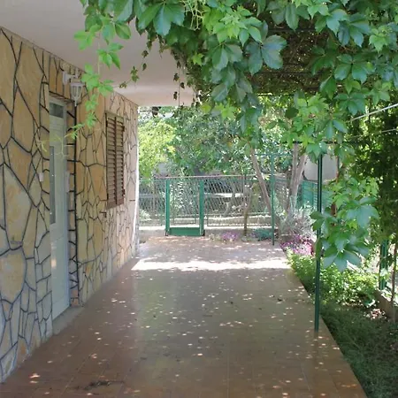 Apartments With A Parking Space Pirovac, Sibenik - 6277 Pirovac