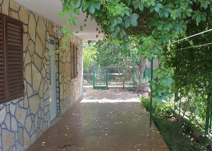 Apartments With A Parking Space Pirovac, Sibenik - 6277 Pirovac