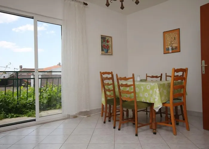 Apartments With A Parking Space Pirovac, Sibenik - 6277 Apartment *